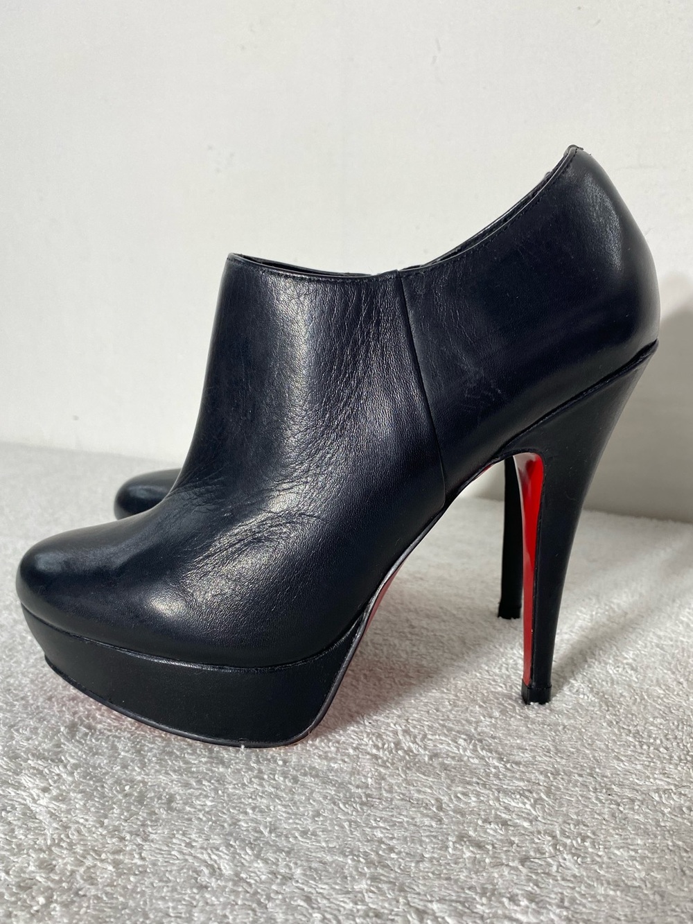 Le Chateau Black Leather Platform Heel Ankle Booties W Red Soles 7 - Picture 3 of 15